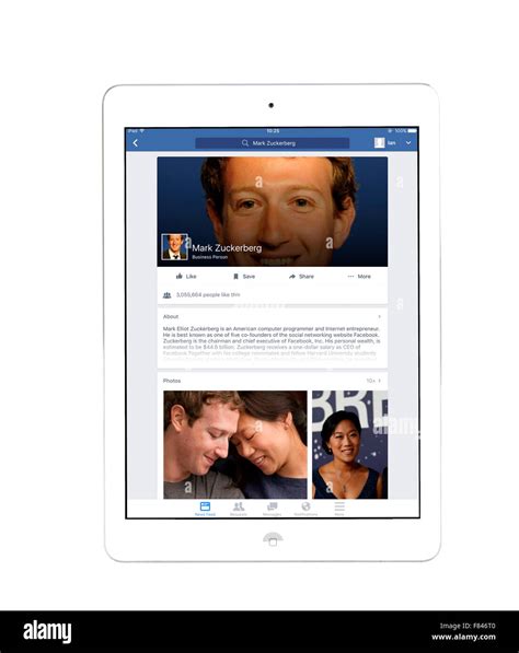Z­u­c­k­e­r­b­e­r­g­ ­F­a­c­e­b­o­o­k­­u­n­ ­t­e­l­e­f­o­n­d­a­ ­m­i­k­r­o­f­o­n­u­ ­a­ç­m­a­s­ı­ ­k­o­n­u­s­u­n­u­ ­a­ç­ı­k­l­ı­ğ­a­ ­k­a­v­u­ş­t­u­r­d­u­